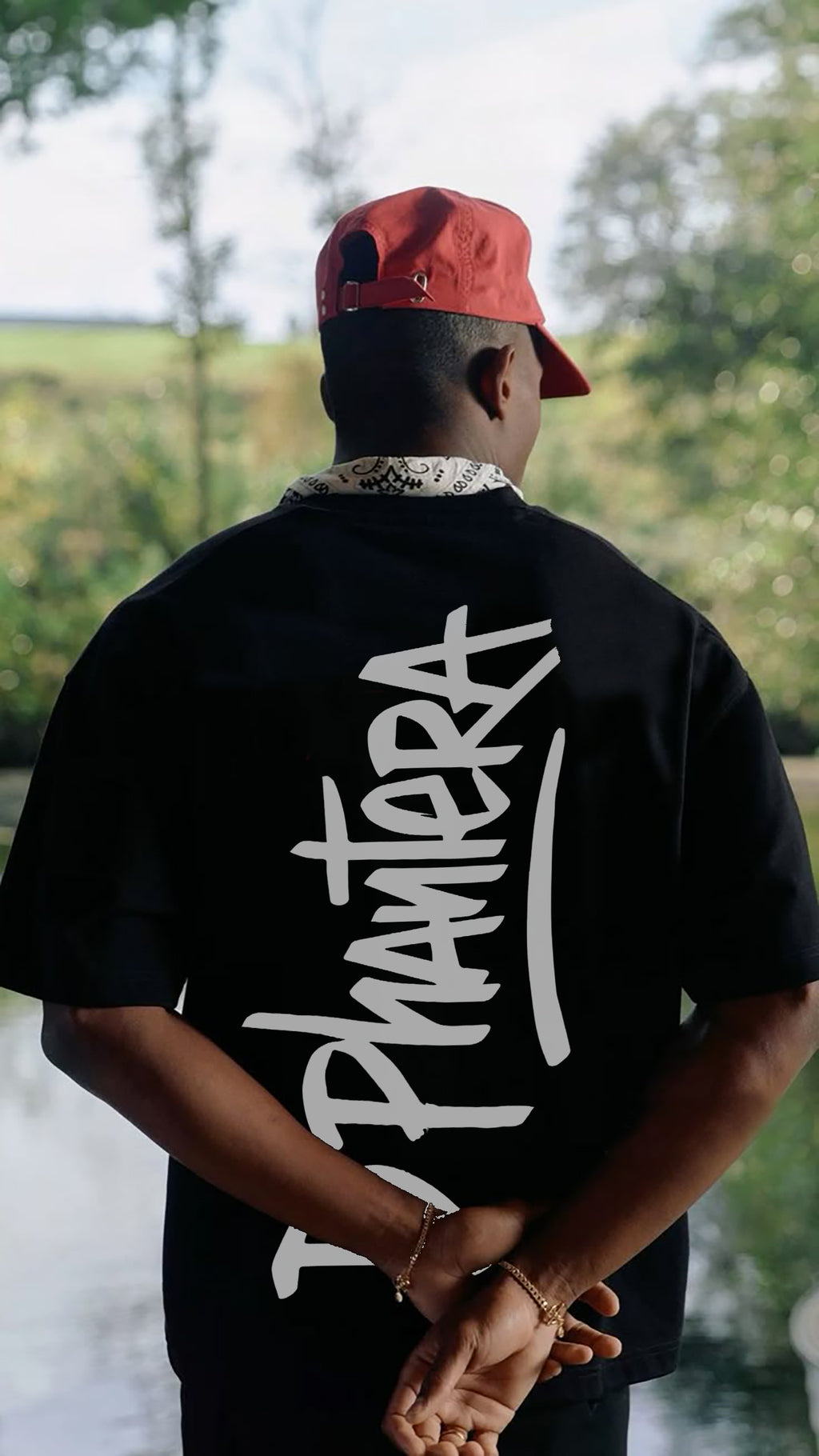 CAMISETA CON CÓDIGO PHANTERA